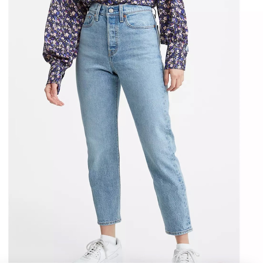 Wedgie straight crop